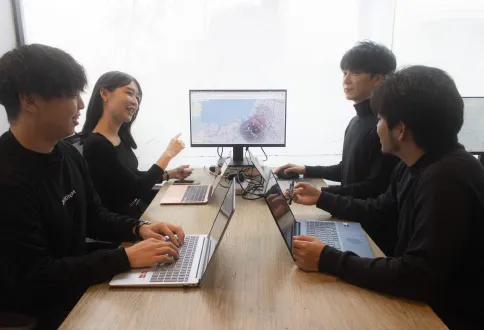 オフィス写真・仕事風景