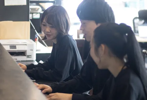 オフィス写真・仕事風景